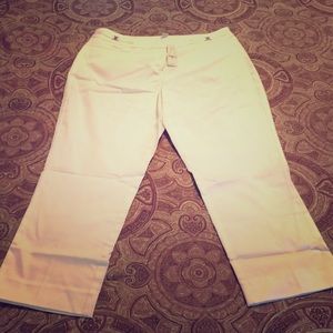 White NY&CO Capris - Never Been Worn